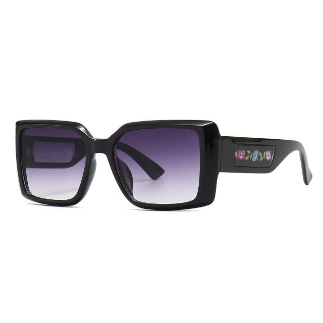 Modern big frame sunglasses