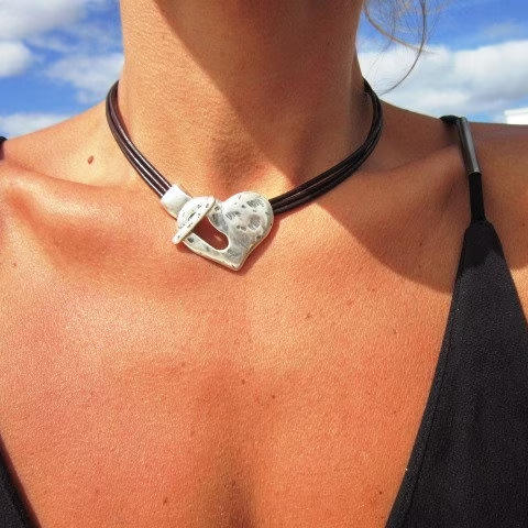 Boho handmade black pu leather silver heart choker necklace