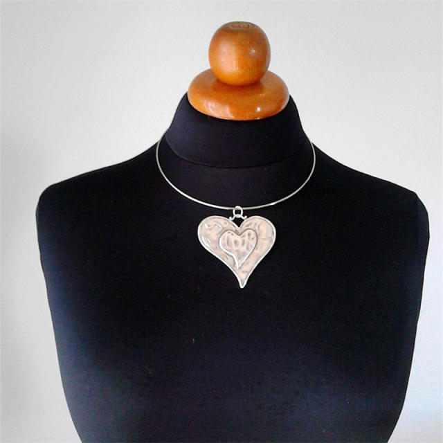 Boho silver metal flower heart choker necklace