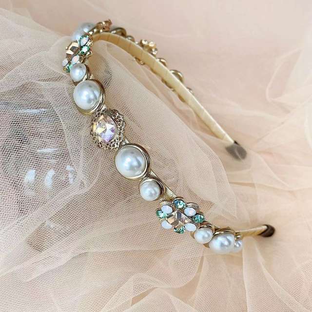 Korean fashion delicate crystal pearl statement headband
