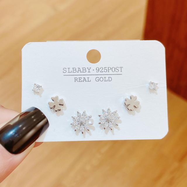 Chic design diamond snowflake copper ear studs set