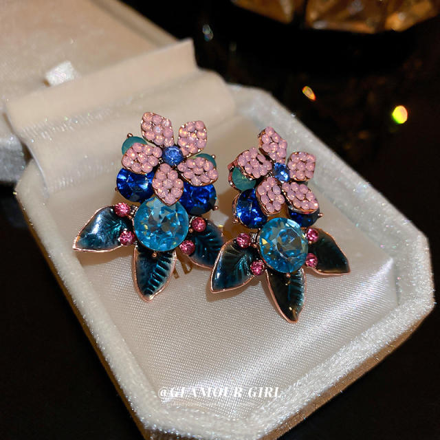 Vintage elegant enamel crystal flower studs earrings