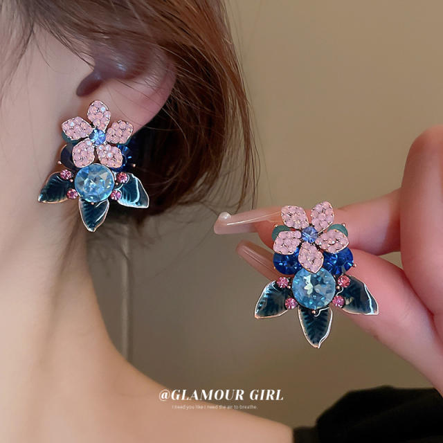 Vintage elegant enamel crystal flower studs earrings