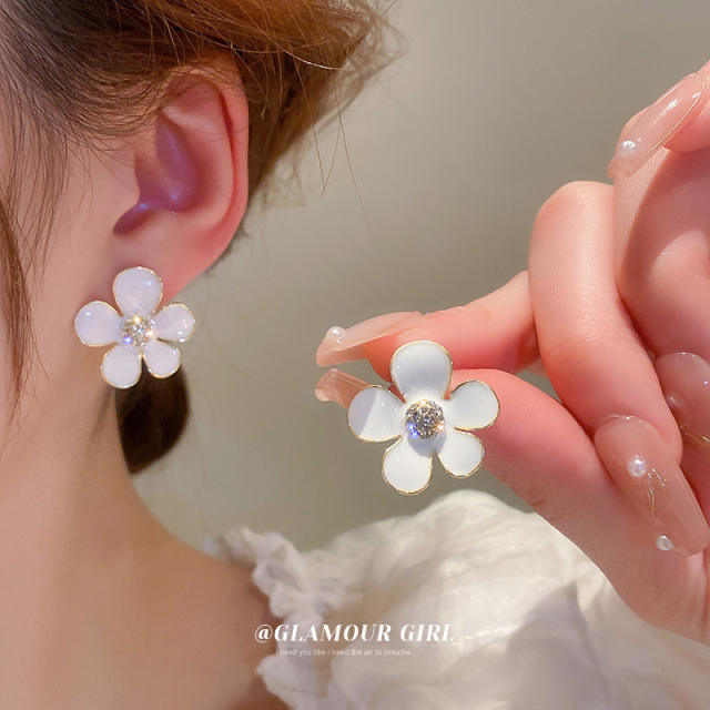 Elegant sweet enamel flower studs earrings