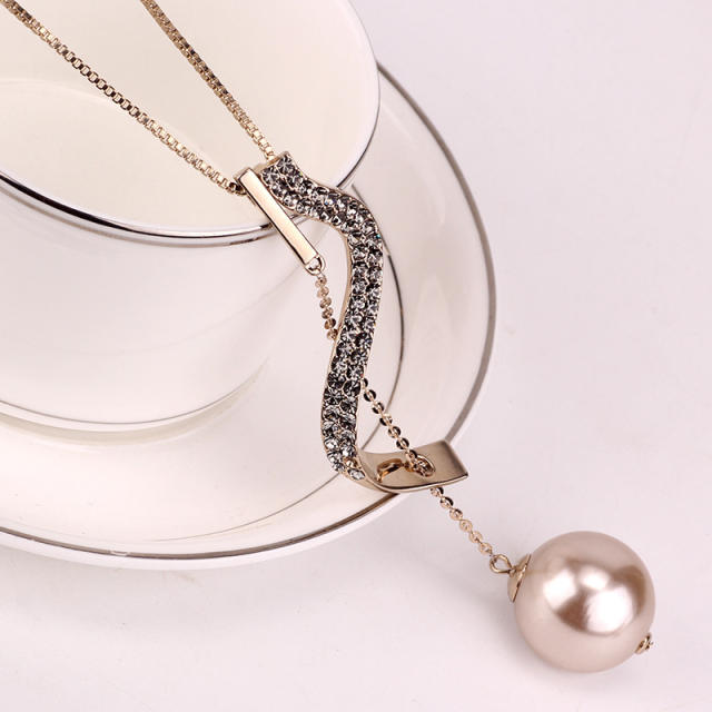 Korean fashion elegant sprial pearl alloy long necklace sweater chain