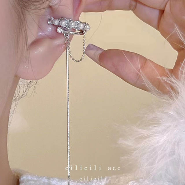 Super shiny rhinestone butterfly tassel ear cuff