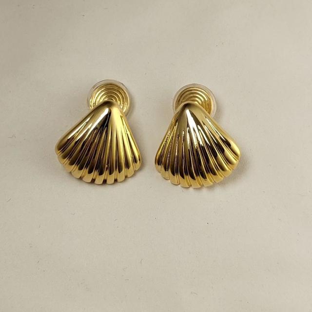 Vintage luxury gold plated copper shell clip on earrings