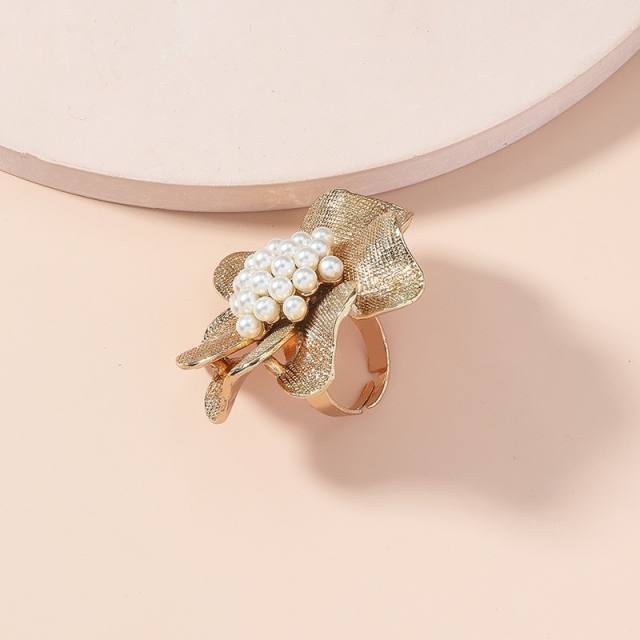 Creative pearl bead alloy flower adjustable rings