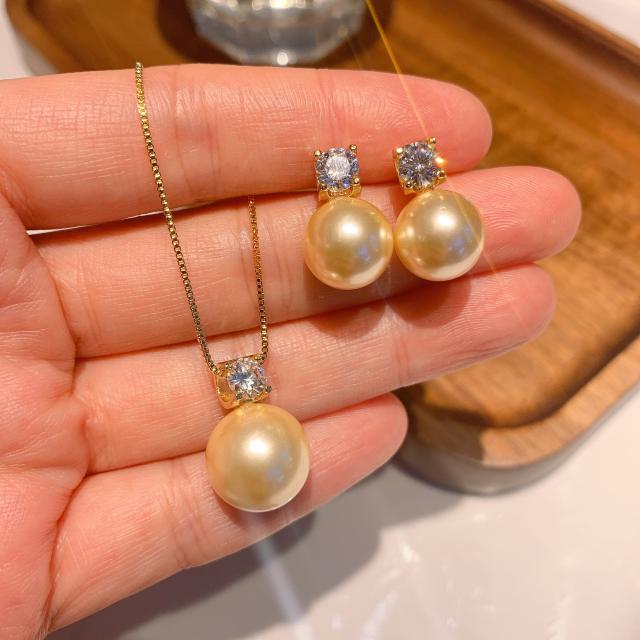 Chic one pearl yellow color pendant copper necklace