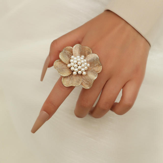 Creative pearl bead alloy flower adjustable rings