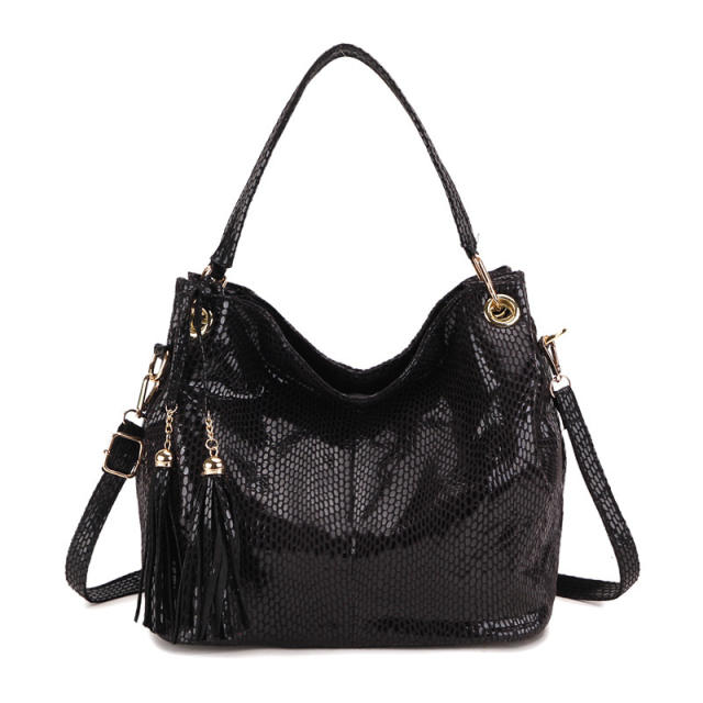 Popular tassel large capacity tote bag for women