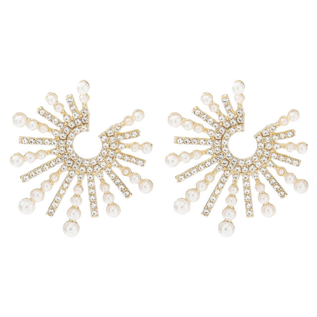 Luxury sun shape rhinestone pearl bead ear studs