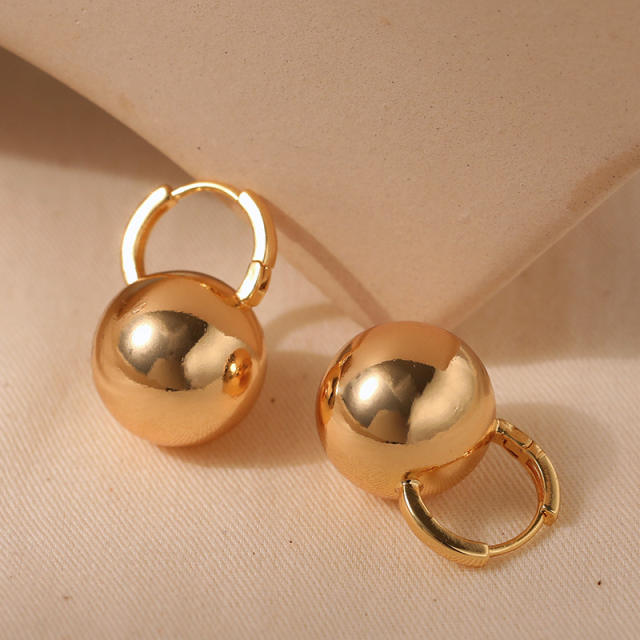 18KG copper ball huggie earrings