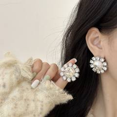 Famous brand Saturn pearl diamond studs earrings