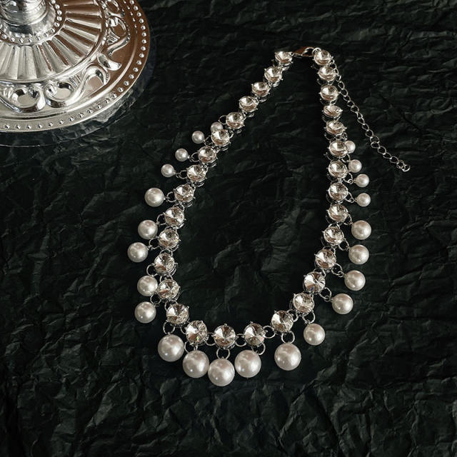 Elegant pearl glass crystal diamond choker necklace