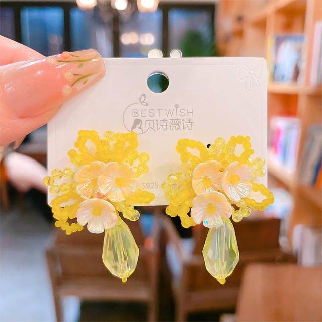 Holiday trend yellow color crystal flower earrings