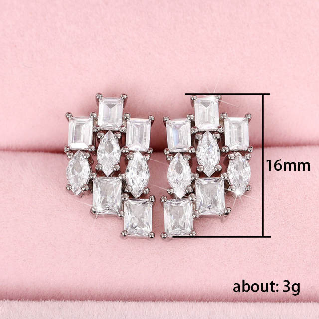 Delicate geometric diamond studs earrings