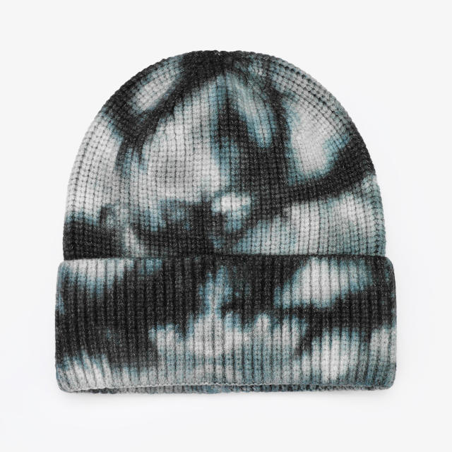 Outside tie dry pattern knitted beanie cap