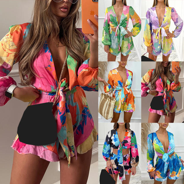 Summer holiday trend color pattern tie front long sleeve tops shorts set