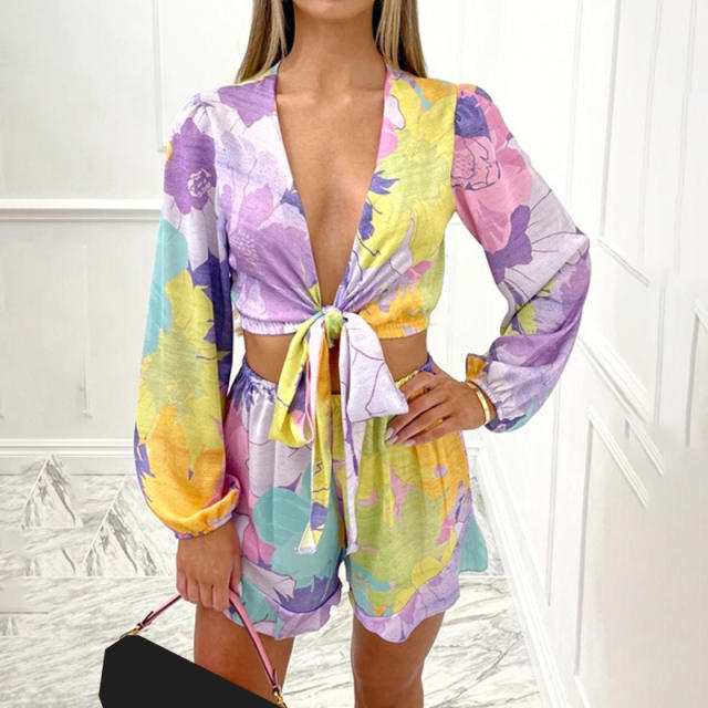 Summer holiday trend color pattern tie front long sleeve tops shorts set