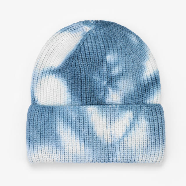 Outside tie dry pattern knitted beanie cap