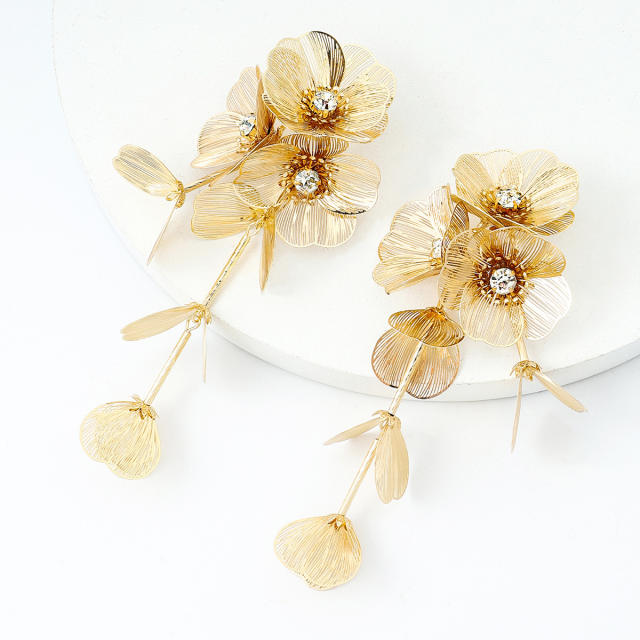 Vintage chunky metal flower long earrings