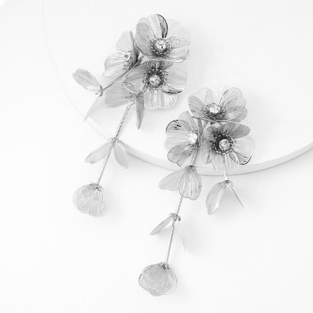 Vintage chunky metal flower long earrings