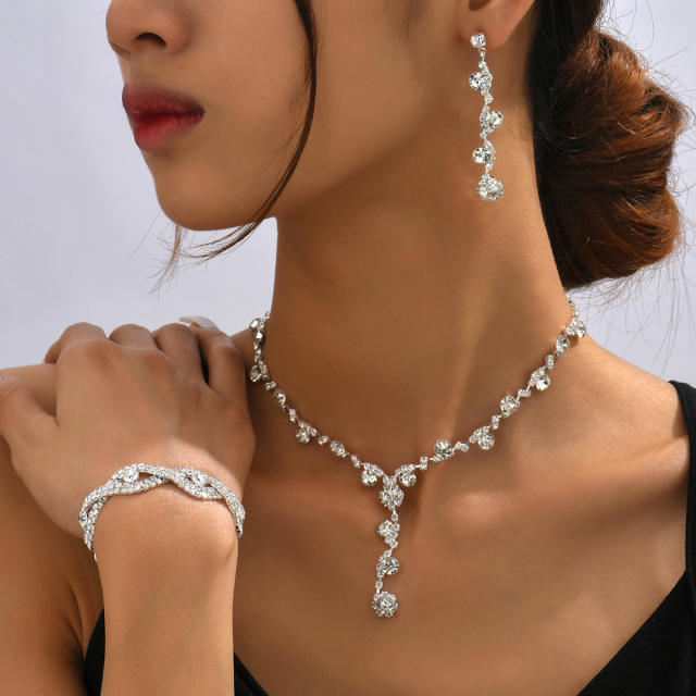 Popular diamond necklace set