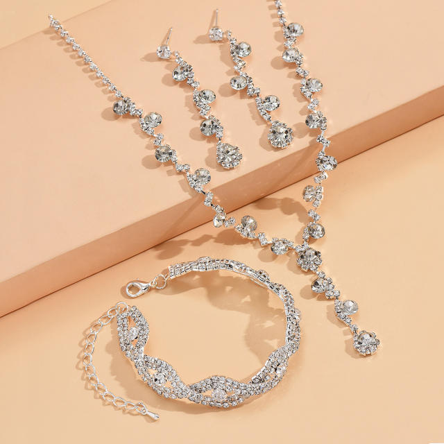 Popular diamond necklace set