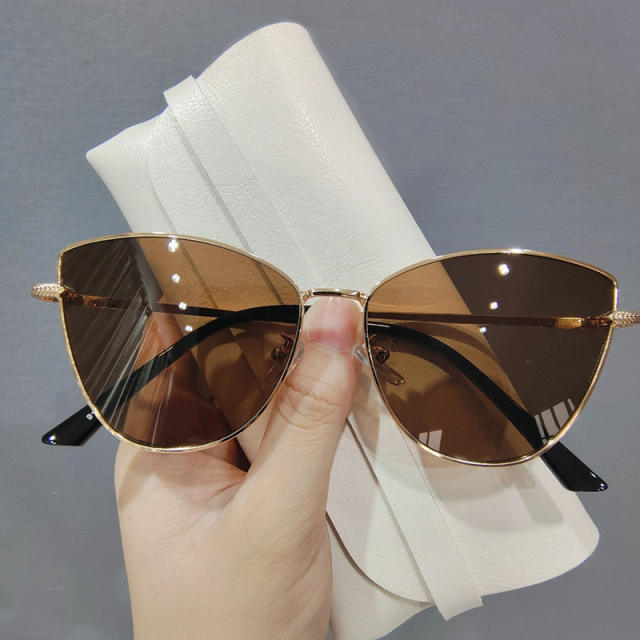 Easy match metal frame sunglasses