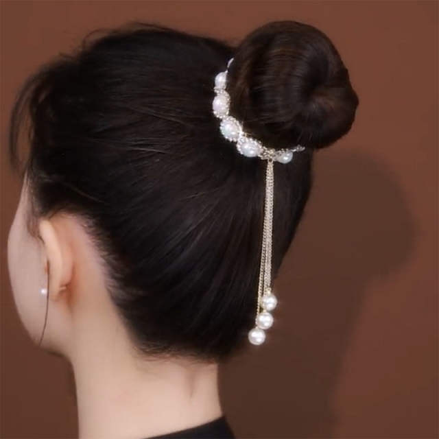 Korean fashion pearl bun holder hair claw clips
