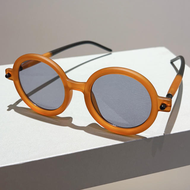 Vintage round shape sunglasses