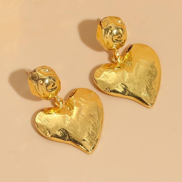 14KG copper chunky heart huggie earrings