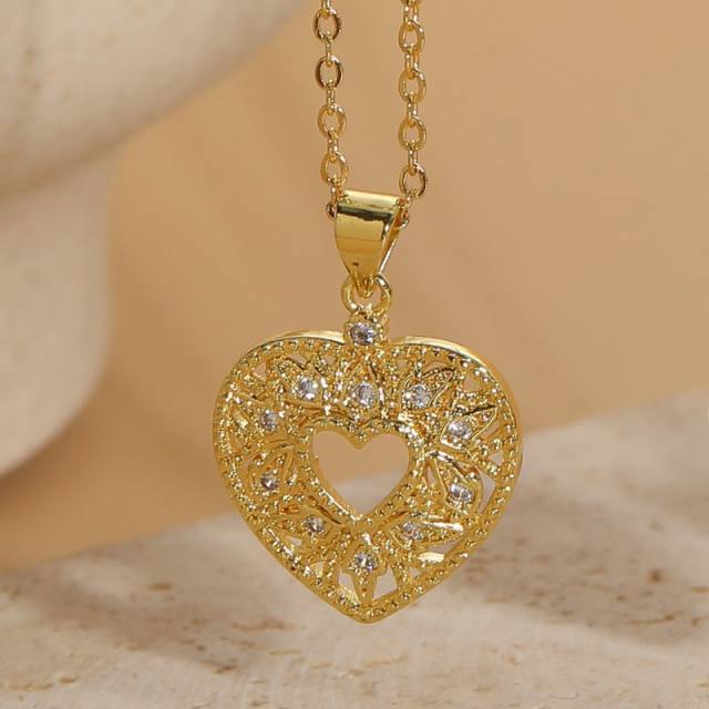 Hot heart pendant gold plated copper necklace