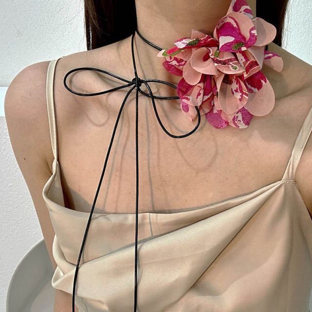 Elegant leopard pattern flower wax string choker necklace