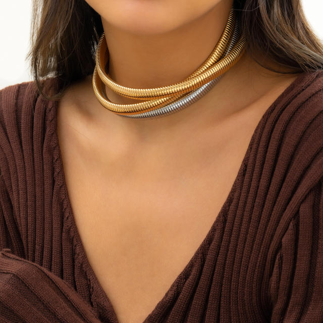 Chunky metal chocker necklace