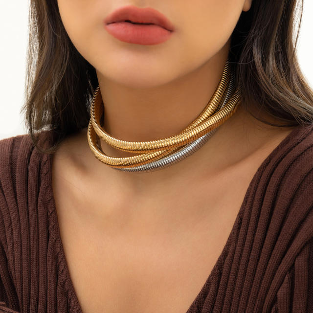 Chunky metal chocker necklace