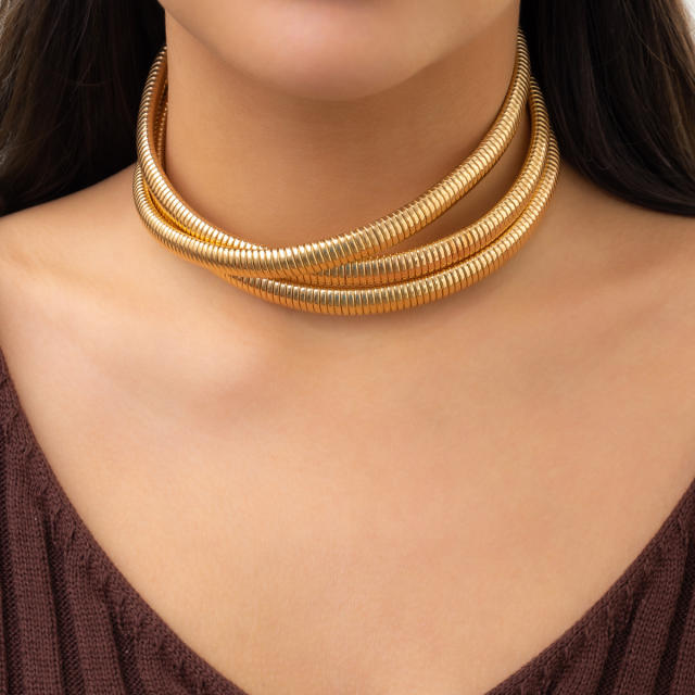 Chunky metal chocker necklace