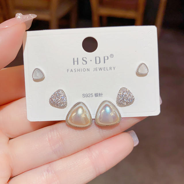 Elegant pearl diamond triangle copper studs earring set