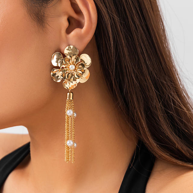 Chunky metal flower chain tassel earrings