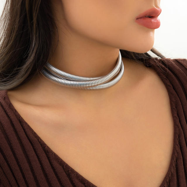 Chunky metal chocker necklace