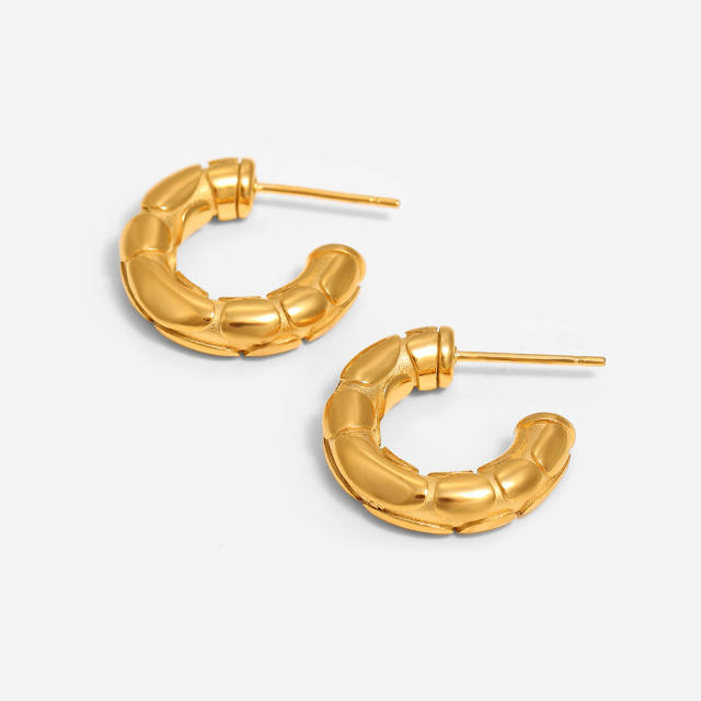18KG stainless steel snake grain open hoop earrings