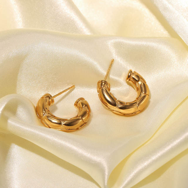 18KG stainless steel snake grain open hoop earrings