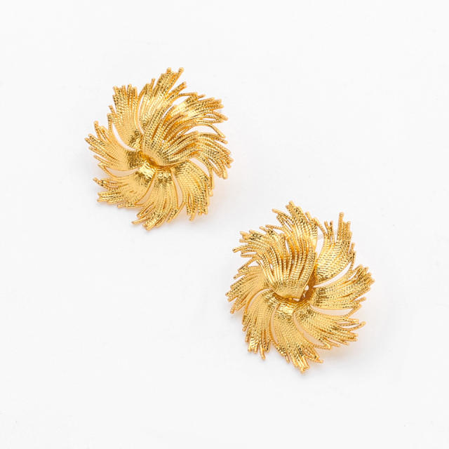 Vintage gold plated firework flower shape copper studs earrings