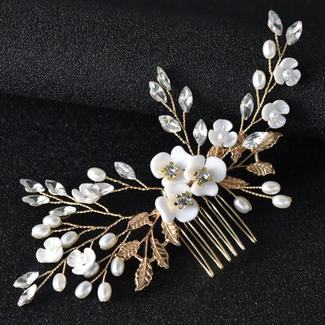 Handmade white flower pearl rhinestone wedding hair combs