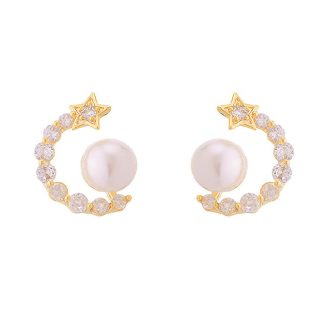 Chic pearl moon shape sweet studs earrings