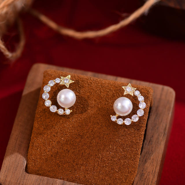 Chic pearl moon shape sweet studs earrings