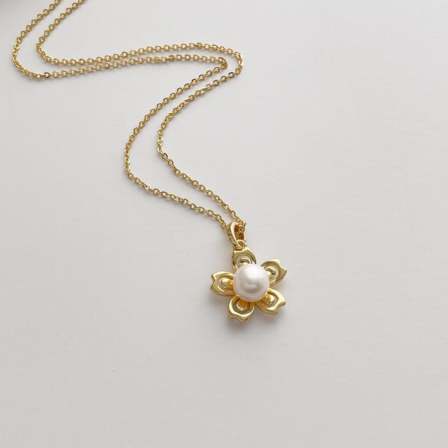 14K gold plated flower pendant pearl dainty necklace