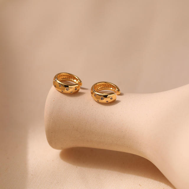French simple gold plated copper ear cuff