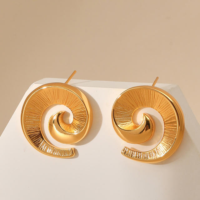 18K sprial shape gold plated copper studs earrings